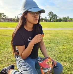 Meet your Posher, Roshani